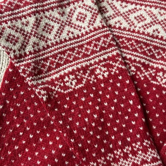 Women’s LL Bean Sweater Medium Red Beige Green Wool Buttons - Picture 9 of 14